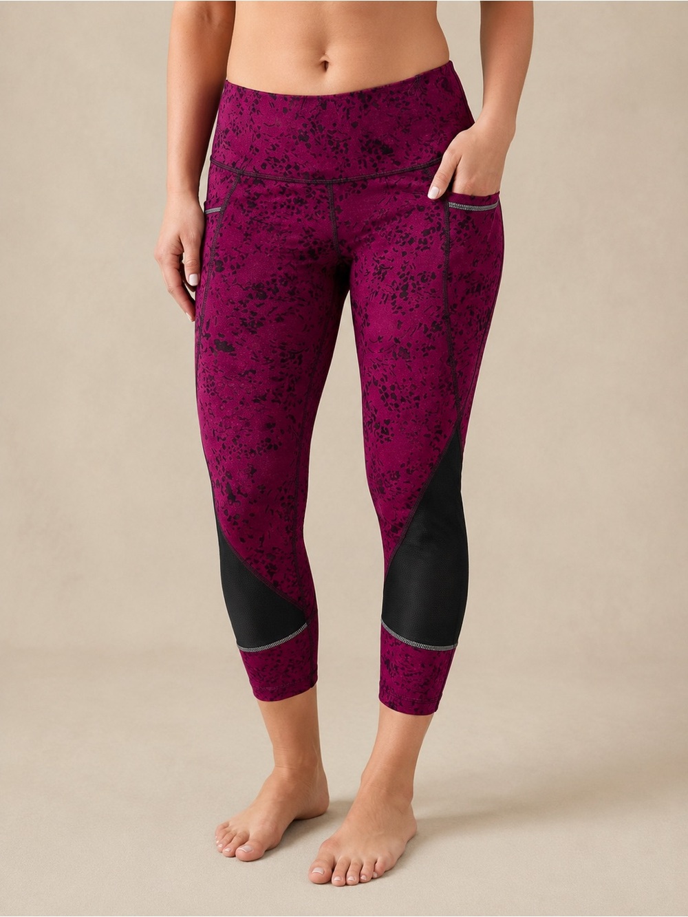Athleta Magenta Printed Crop Leggings Size Medium Mesh Panel Athletic Capri Pant